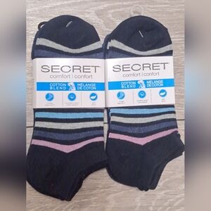 6 Pairs Of Secret Comfort Cotton Blend Women's Low Cut Multi Color Striped Socks